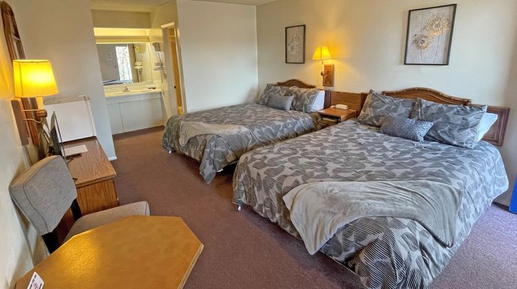 Scottish Inn Room
