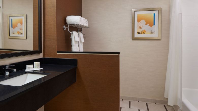 <b>Fairfield Inn & Suites Barrie Room</b>. Images powered by <a href="https://www.leonardoworldwide.com/" title="Leonardo Worldwide" target="_blank">Leonardo</a>.