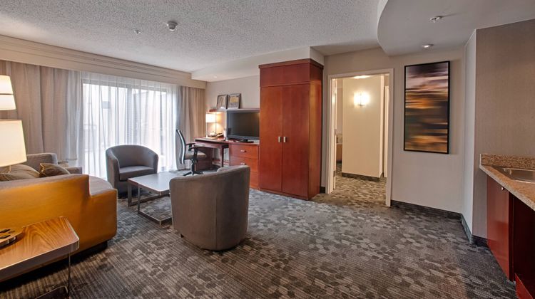 Courtyard by Marriott Wall Township Room