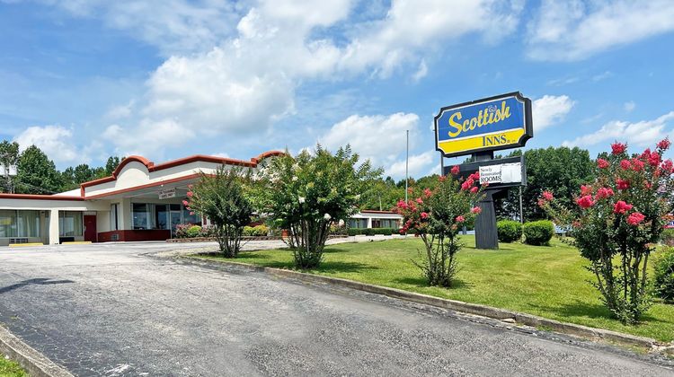 Scottish Inn Exterior