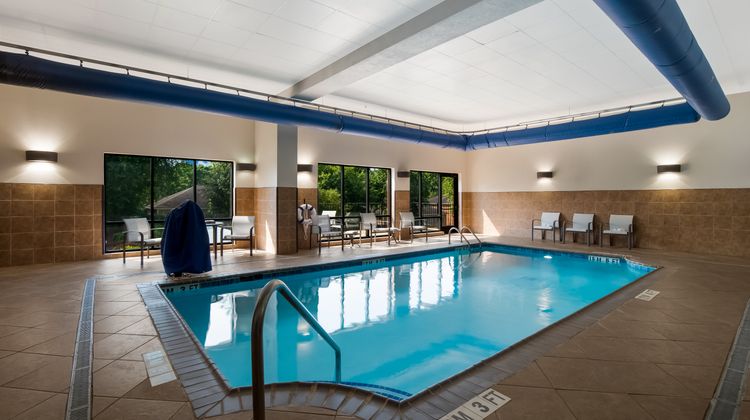 Holiday Inn Express & Suites Lexington Pool