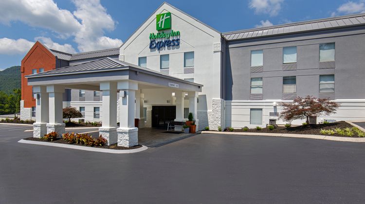 Holiday Inn Express Exterior