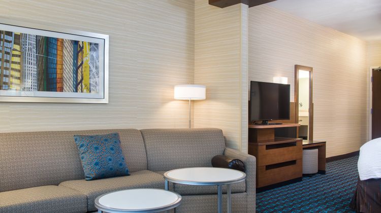 Fairfield Inn & Suites Dayton Downtown Suite