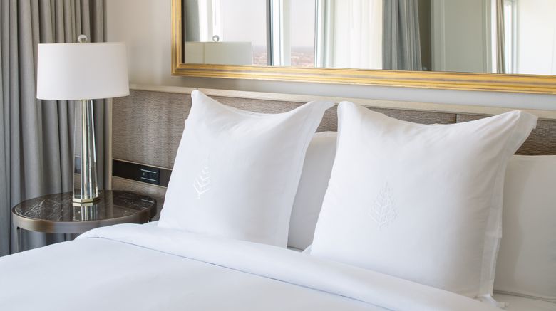 <b>Four Seasons Hotel Chicago Room</b>. Images powered by <a href="https://www.leonardoworldwide.com/" title="Leonardo Worldwide" target="_blank">Leonardo</a>.