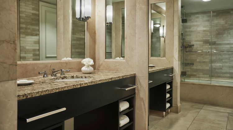 Four Seasons Hotel Chicago Room