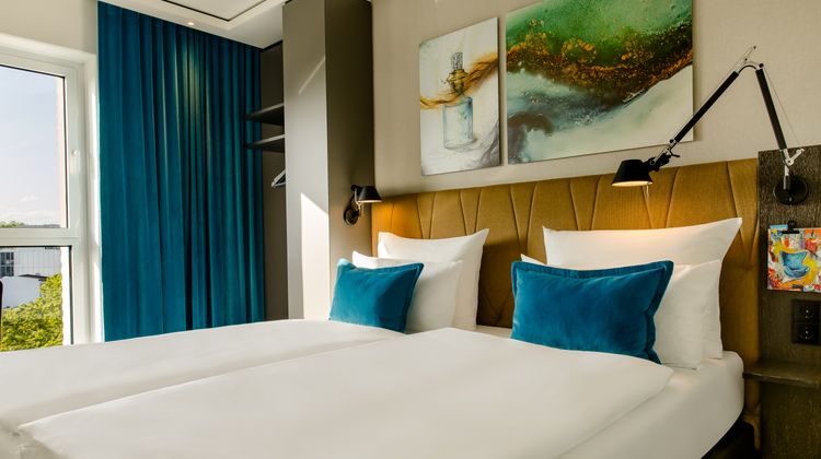 Motel One Cologne Waidmarkt Room