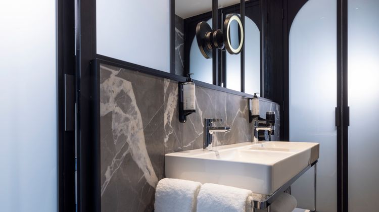 Hotel de France Gare de Lyon Room