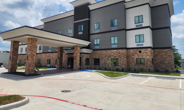 Holiday Inn Express & Stes Dayton Hwy 90