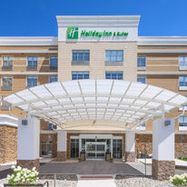 Holiday Inn & Suites Detroit-Troy