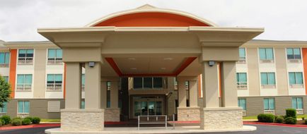 Holiday Inn Express & Suites Exterior