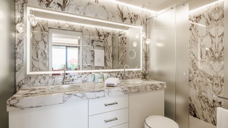 <b>Baglioni Resort Cala del Porto Room</b>. Images powered by <a href="https://www.leonardoworldwide.com/" title="Leonardo Worldwide" target="_blank">Leonardo</a>.
