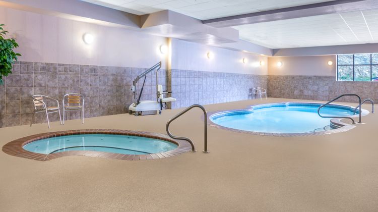 Holiday Inn Express Pool
