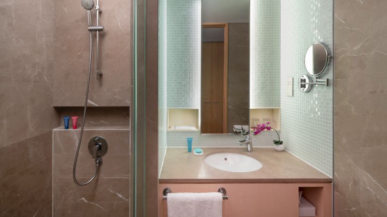 <b>Rendezvous Hotel Singapore Room</b>. Images powered by <a href="https://www.leonardoworldwide.com/" title="Leonardo Worldwide" target="_blank">Leonardo</a>.