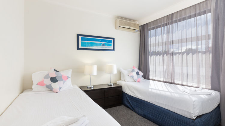 City Edge East Melbourne Serviced Apt Room
