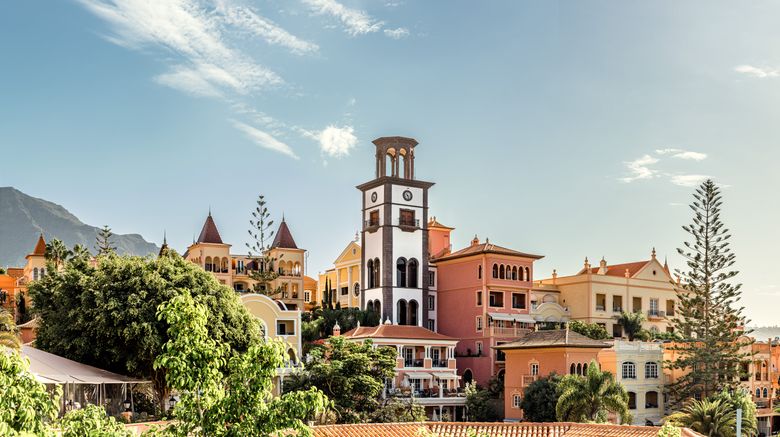 <b>Gran Hotel Bahia del Duque Exterior</b>. Images powered by <a href="https://www.leonardoworldwide.com/" title="Leonardo Worldwide" target="_blank">Leonardo</a>.