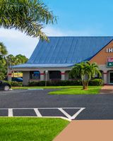 HomeTowne Studios Vero Beach - I-95
