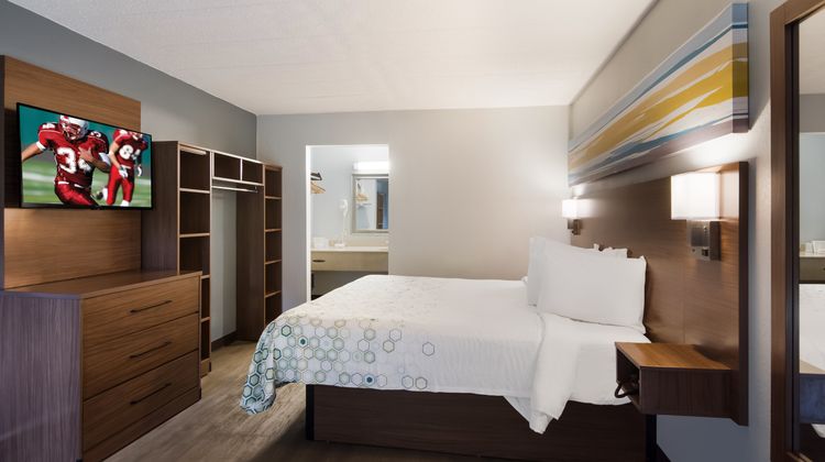HomeTowne Studios Vero Beach - I-95 Room