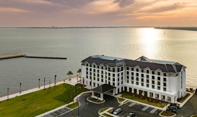 Hotel Indigo Panama City Marina Exterior