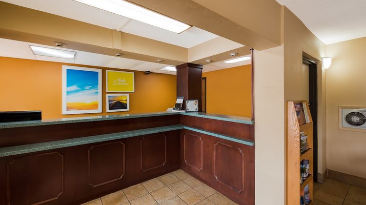 Red Carpet Inn Elkton Newark Lobby
