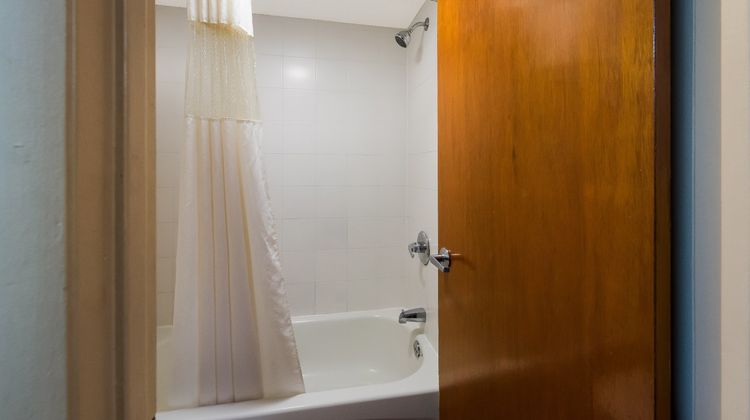 Red Carpet Inn Elkton Newark Room