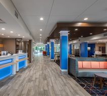Holiday Inn Exp & Sts Greenville-Taylors Exterior