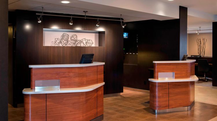 Courtyard by Marriott Chicago Naperville Lobby