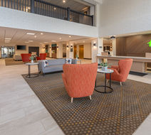 Holiday Inn & Suites Exterior
