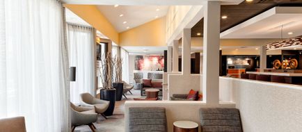 Courtyard Cincinnati Blue Ash Lobby