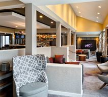 Courtyard Cincinnati Blue Ash Lobby