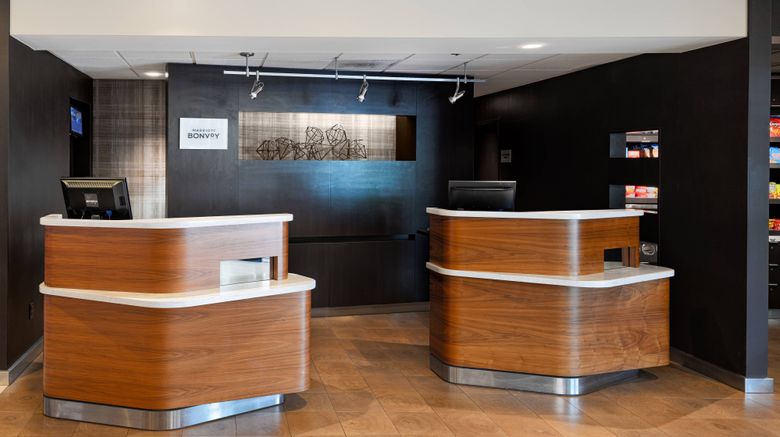 <b>Courtyard Cincinnati Blue Ash Lobby</b>. Images powered by <a href="https://www.leonardoworldwide.com/" title="Leonardo Worldwide" target="_blank">Leonardo</a>.