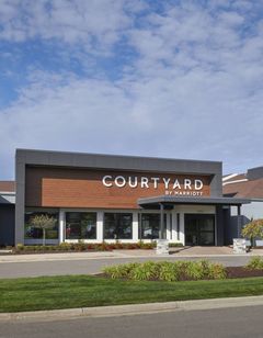 Courtyard by Marriott Detroit Troy