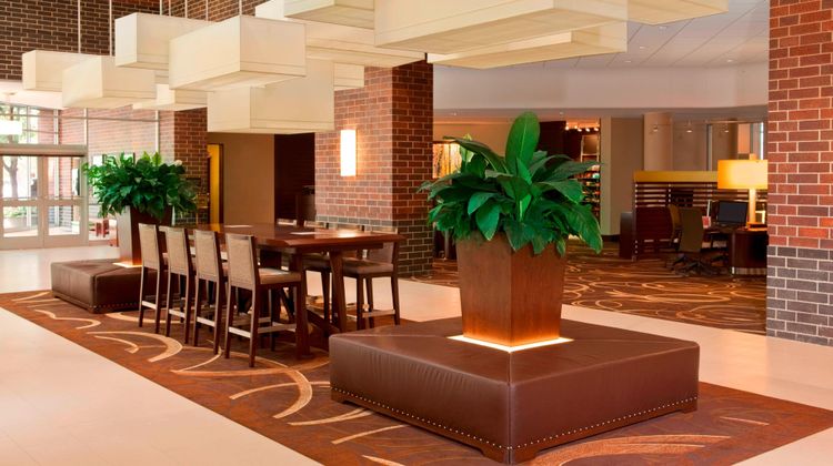 Sheraton Indianapolis Keystone Crossing Lobby