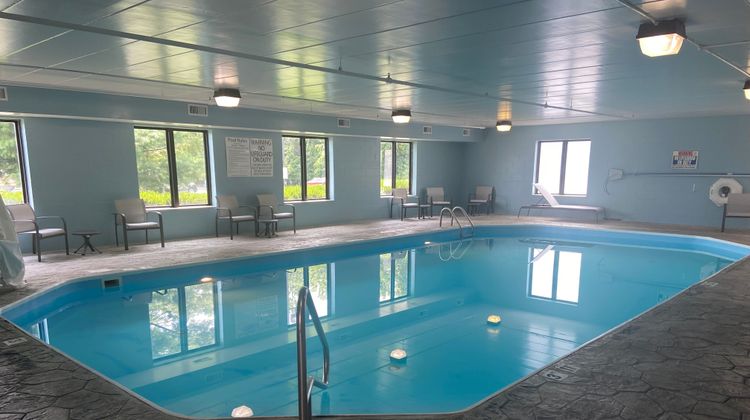 Holiday Inn Express Hotel & Suites Pool