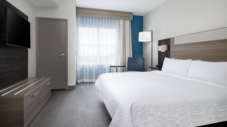 Holiday Inn Express Hotel & Suites Room