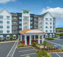 Holiday Inn Express Hotel & Suites Exterior