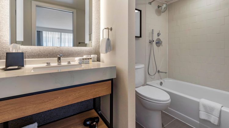 Sheraton Suites Old Town Alexandria Room
