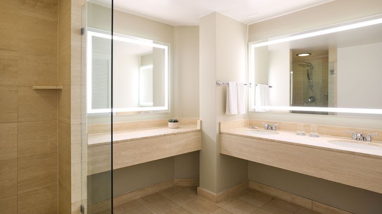 <b>The Westin Los Angeles Airport Room</b>. Images powered by <a href="https://www.leonardoworldwide.com/" title="Leonardo Worldwide" target="_blank">Leonardo</a>.