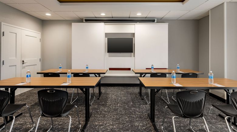 <b>Towneplace Suites Mechanicsburg Meeting</b>. Images powered by <a href="https://www.leonardoworldwide.com/" title="Leonardo Worldwide" target="_blank">Leonardo</a>.