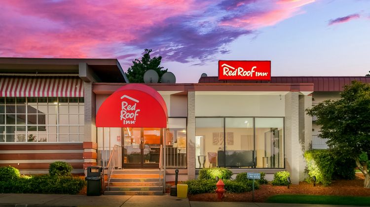Red Roof Inn Baltimore Exterior