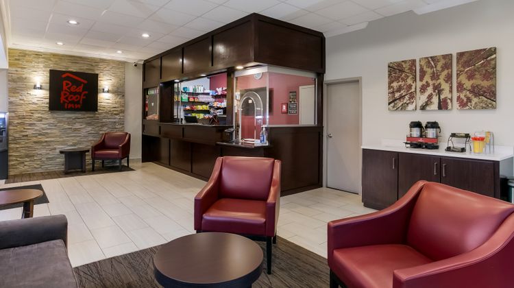 Red Roof Inn Baltimore Lobby