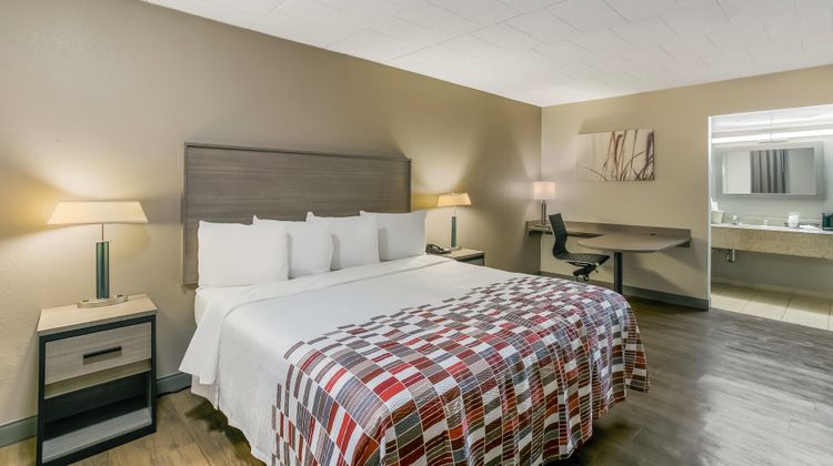 Red Roof Inn Baltimore Room