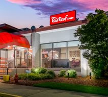 Red Roof Inn Baltimore Exterior