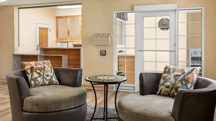 Candlewood Suites Exterior