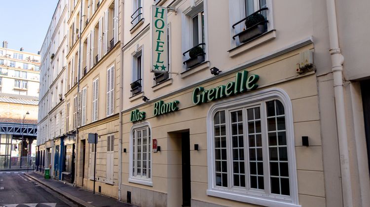 Lilas Blanc Hotel Exterior