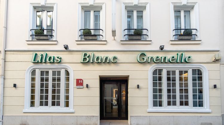Lilas Blanc Hotel Exterior