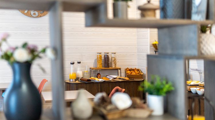 Lilas Blanc Hotel Restaurant
