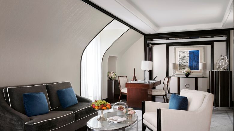 <b>The Peninsula Paris Suite</b>. Images powered by <a href=https://www.travelagewest.com/Hotels/Paris/