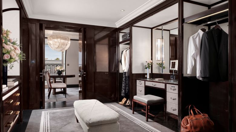 <b>The Peninsula Paris Suite</b>. Images powered by <a href=https://www.travelagewest.com/Hotels/Paris/