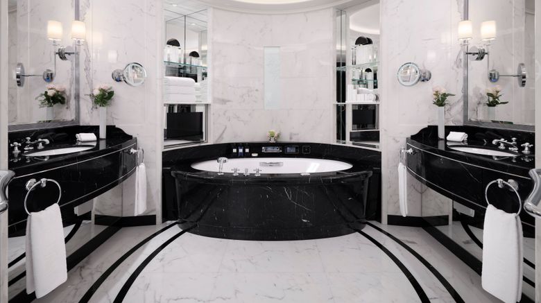 <b>The Peninsula Paris Room</b>. Images powered by <a href=https://www.travelagewest.com/Hotels/Paris/