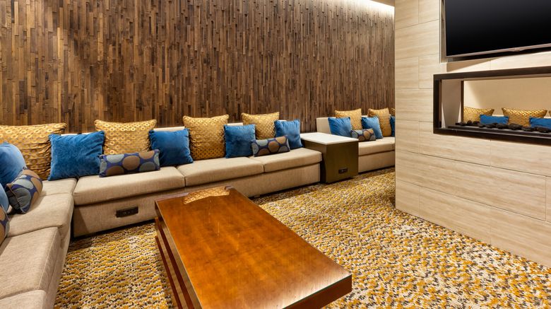 <b>Crowne Plaza Dulles Airport Exterior</b>. Images powered by <a href="https://www.leonardoworldwide.com/" title="Leonardo Worldwide" target="_blank">Leonardo</a>.